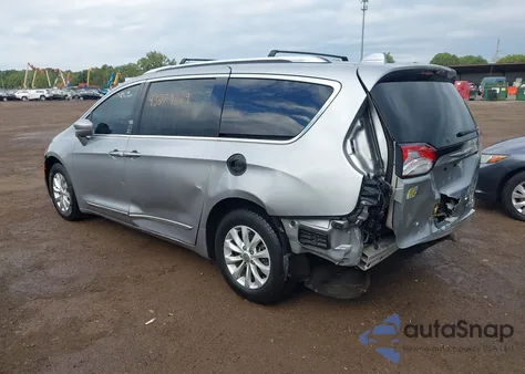2019 Chrysler Pacifica Touring L from USA, damaged, VIN 2C4RC1BG4KR537347